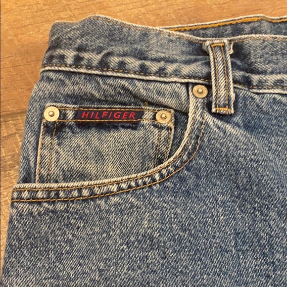 Vintage style Tommy Hilfiger shorts - Picture 2 of 4